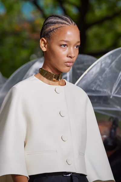 Look 2
